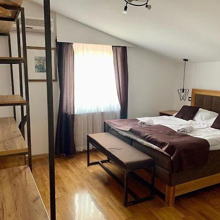 Motel Kiwi Grude Ngoại thất bức ảnh