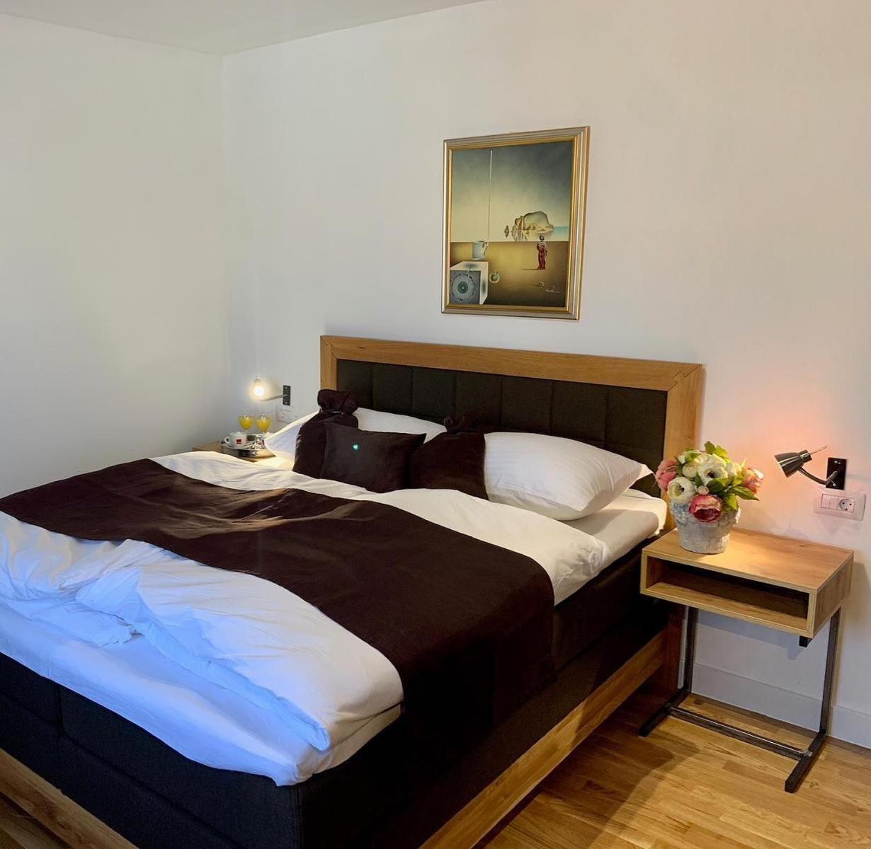 Motel Kiwi Grude Ngoại thất bức ảnh