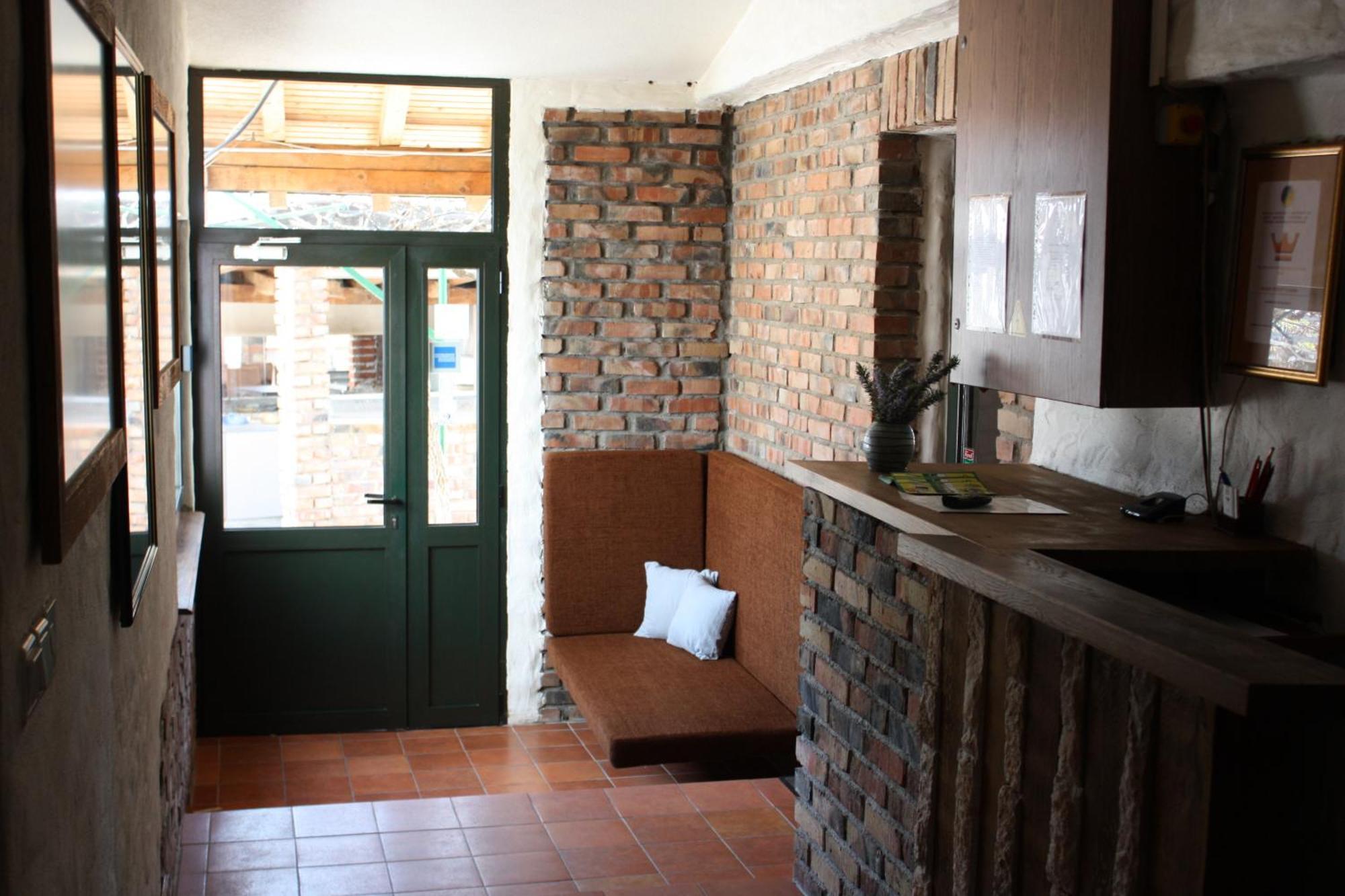 Motel Kiwi Grude Ngoại thất bức ảnh