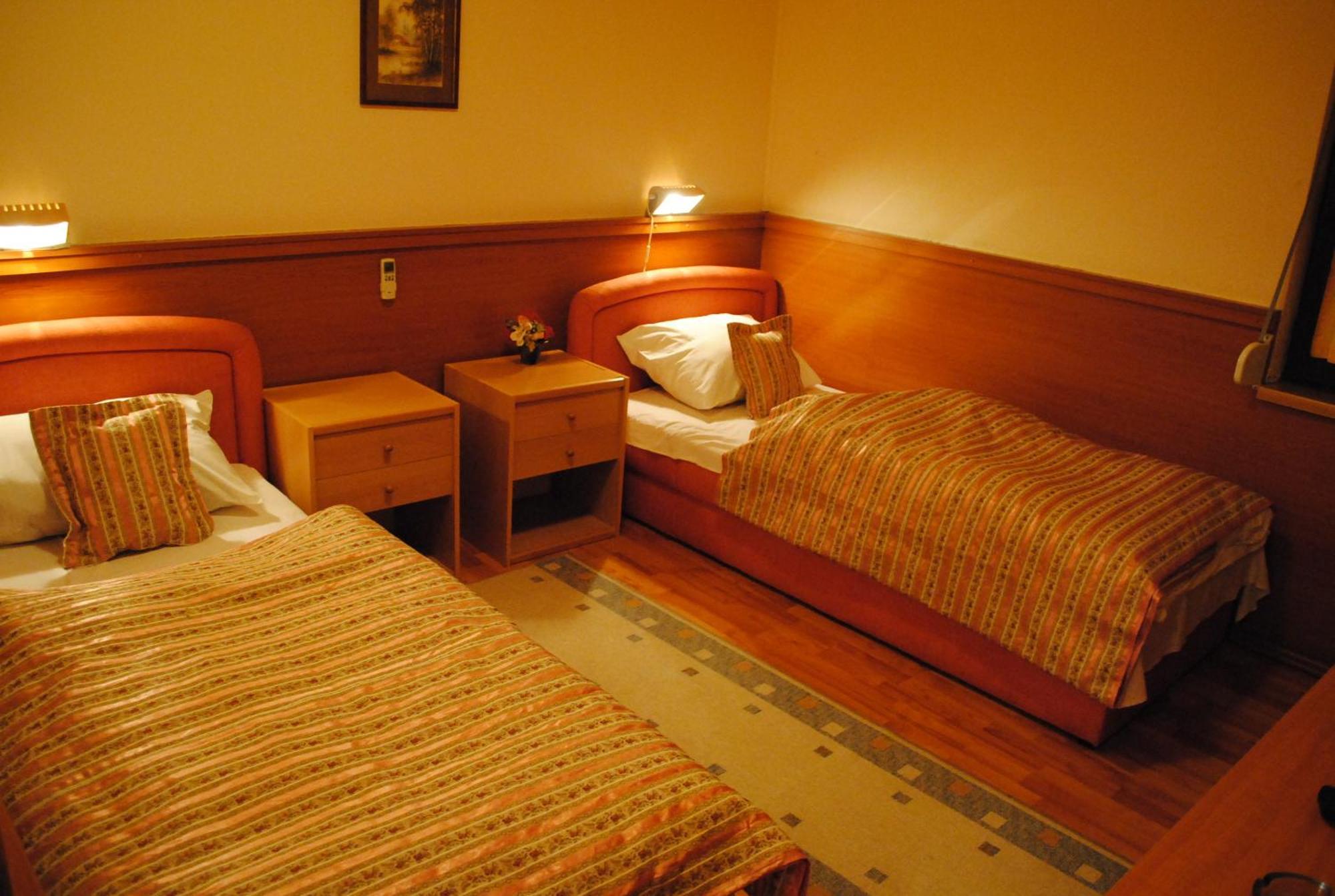 Motel Kiwi Grude Phòng bức ảnh