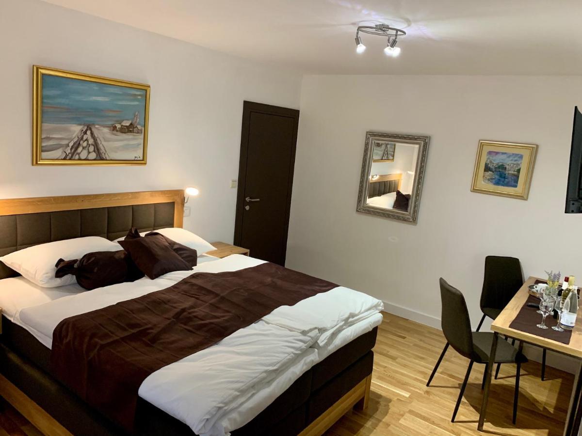 Motel Kiwi Grude Ngoại thất bức ảnh