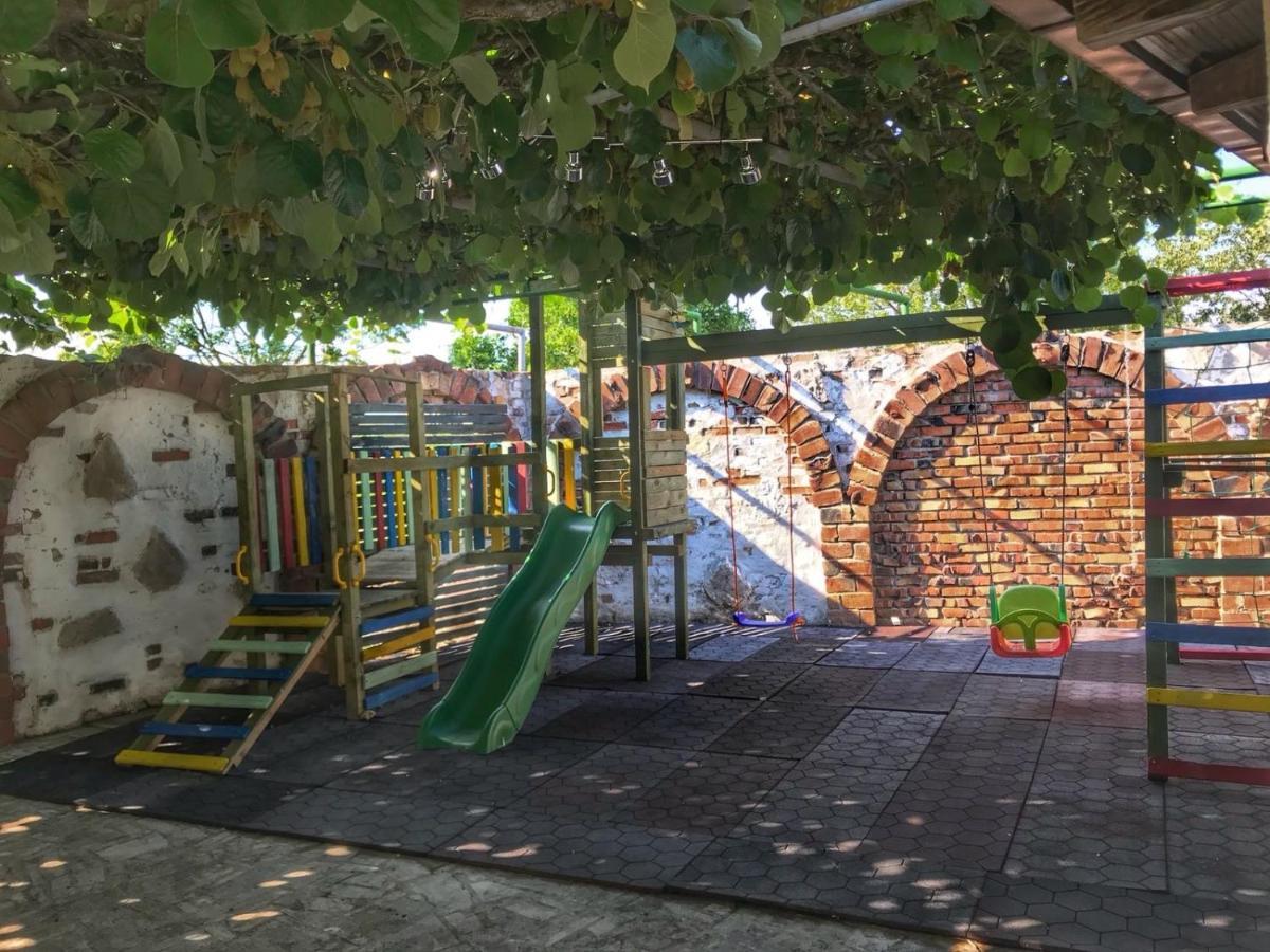 Motel Kiwi Grude Ngoại thất bức ảnh